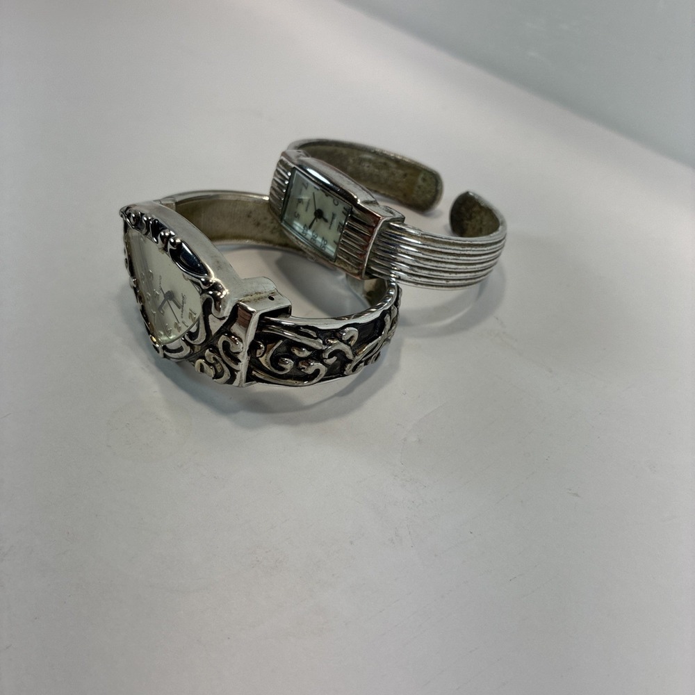 2 Watch Lot Geneva Platinum Silver Toned Bracelets Triangular Rectangle Shaped - Picture 2 of 16